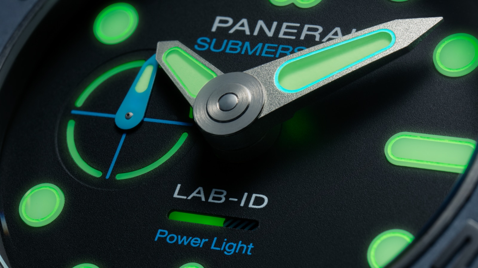 Panerai Elux high technology